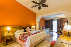 Poolside Junior Suites at Grand Palladium Colonial Resort and Spa